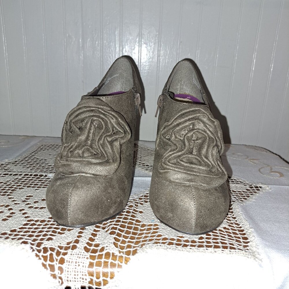 Madden Girl Shoes "Rhiana" Boot/pump size 6.5